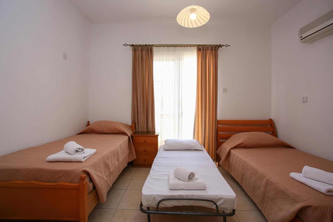 Star House Villa Paphos Bagian luar foto