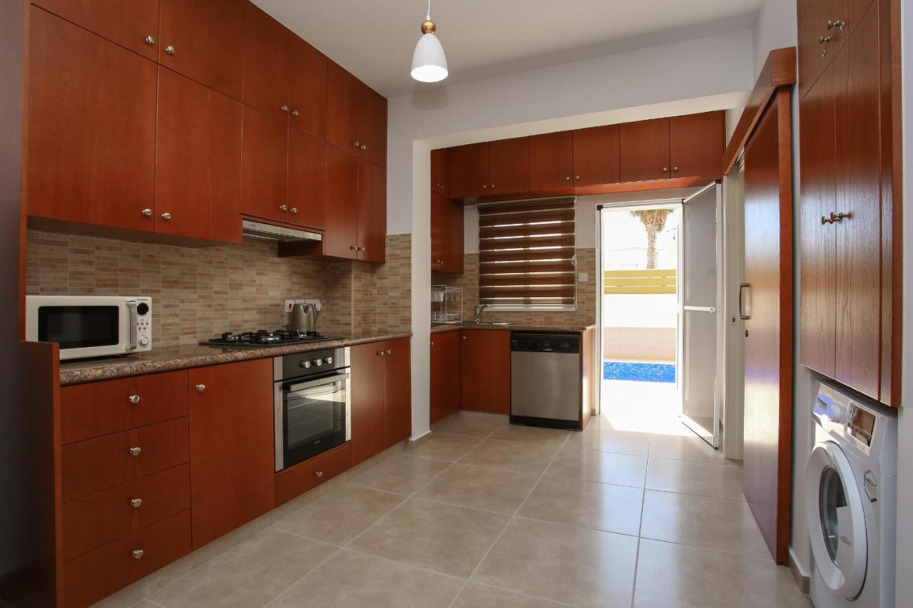 Star House Villa Paphos Bagian luar foto