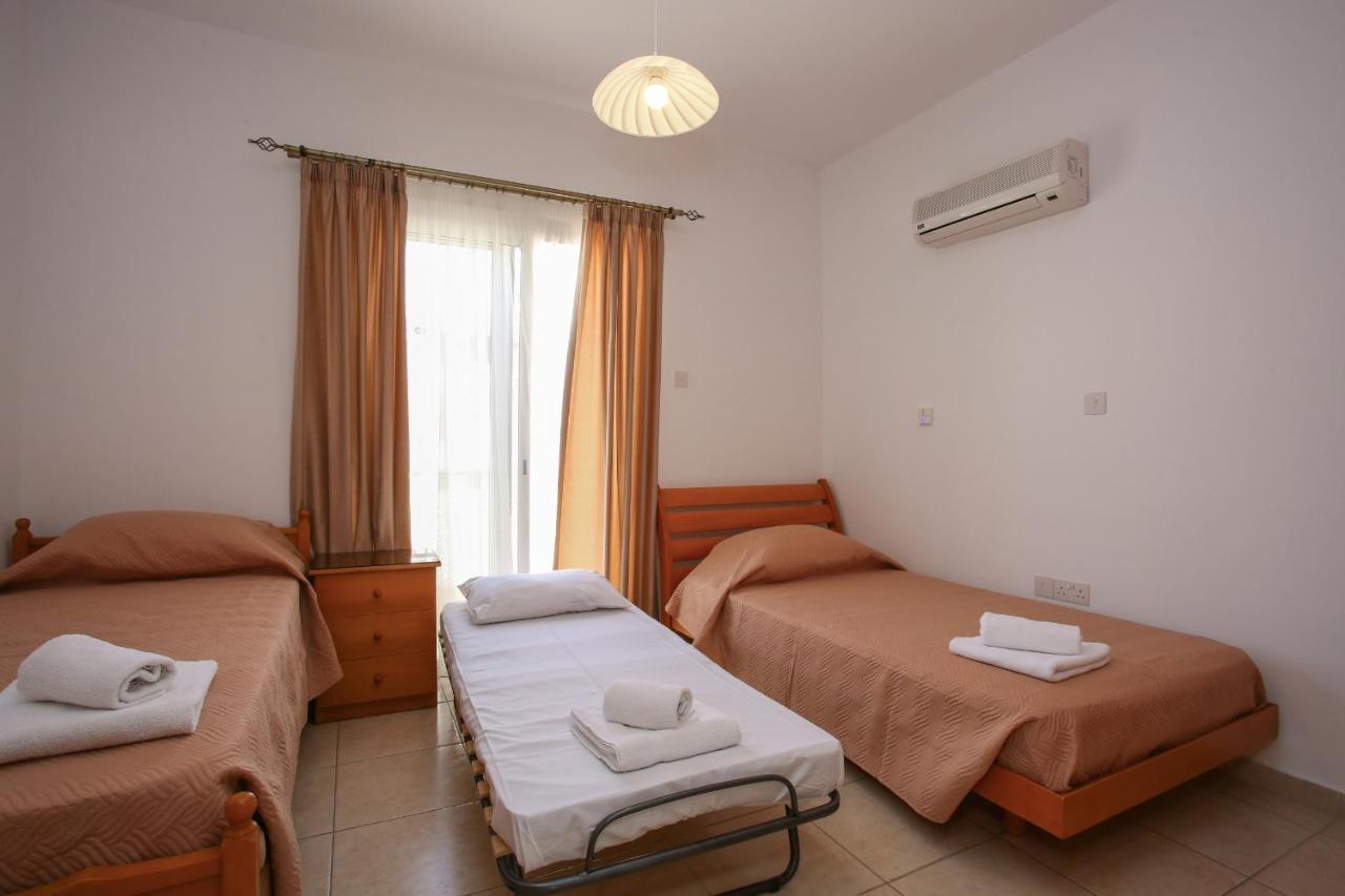 Star House Villa Paphos Bagian luar foto