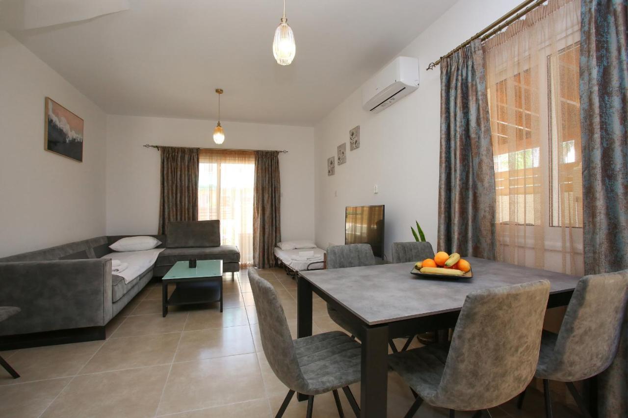 Star House Villa Paphos Bagian luar foto