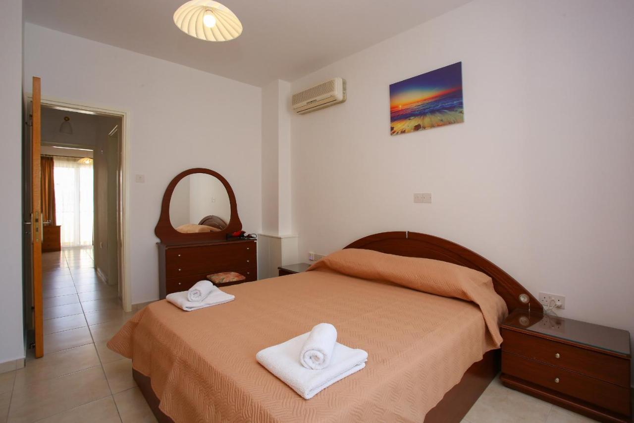 Star House Villa Paphos Bagian luar foto